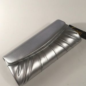 Evening clutch never used firm price